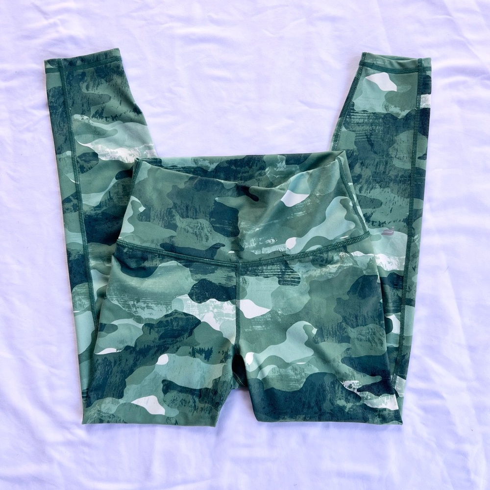 Fabletics Define PowerHold High-Waisted 7/8 Legging Camo Green Size XS